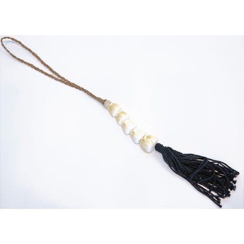 Hanging 5 Shell With Black Tassel 